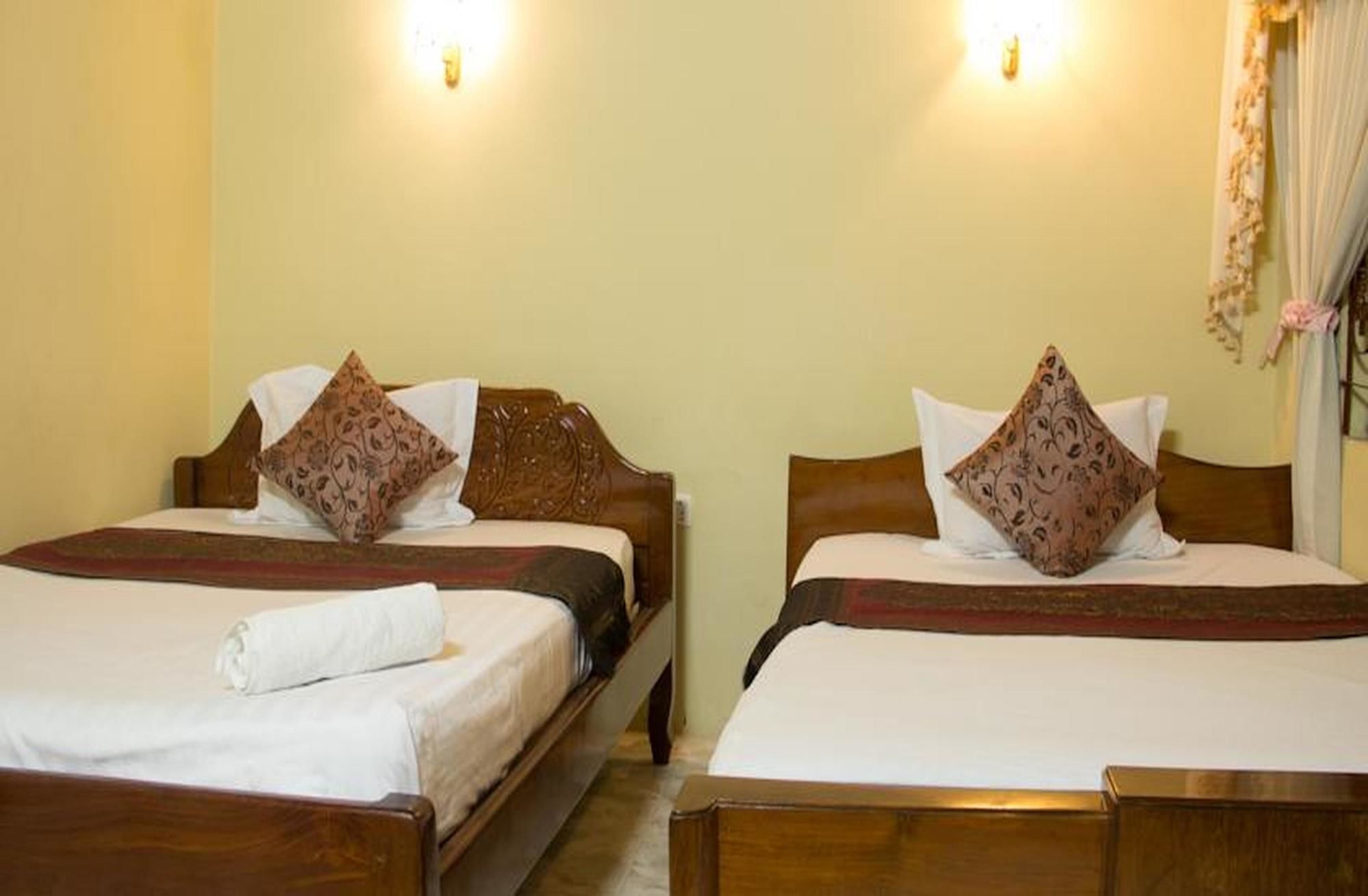 Royal Guest House Пном Пен Екстериор снимка