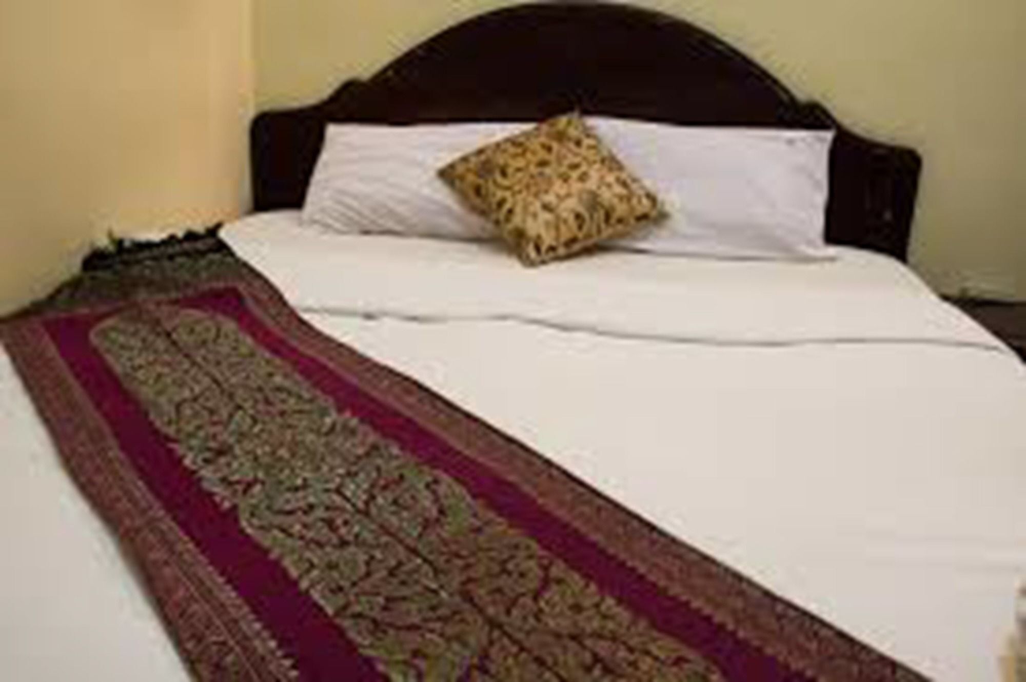 Royal Guest House Пном Пен Екстериор снимка