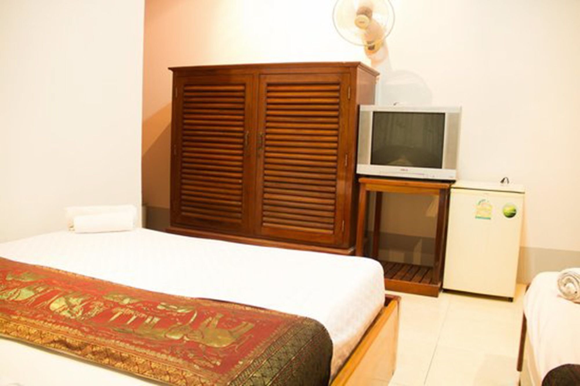 Royal Guest House Пном Пен Екстериор снимка